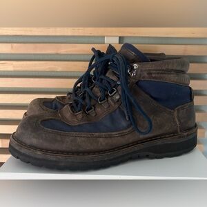 DANNER  Feather Light- Gunmetal
30126 Boots Size: 7.5